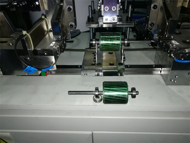 Automatic Bearing And Circlip Insertion Machine